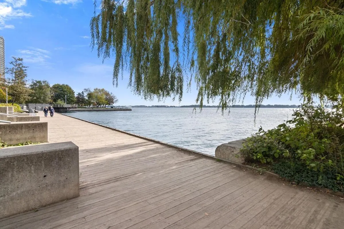 Rustic Dt Condo 1 Bed & Sofabed Toronto