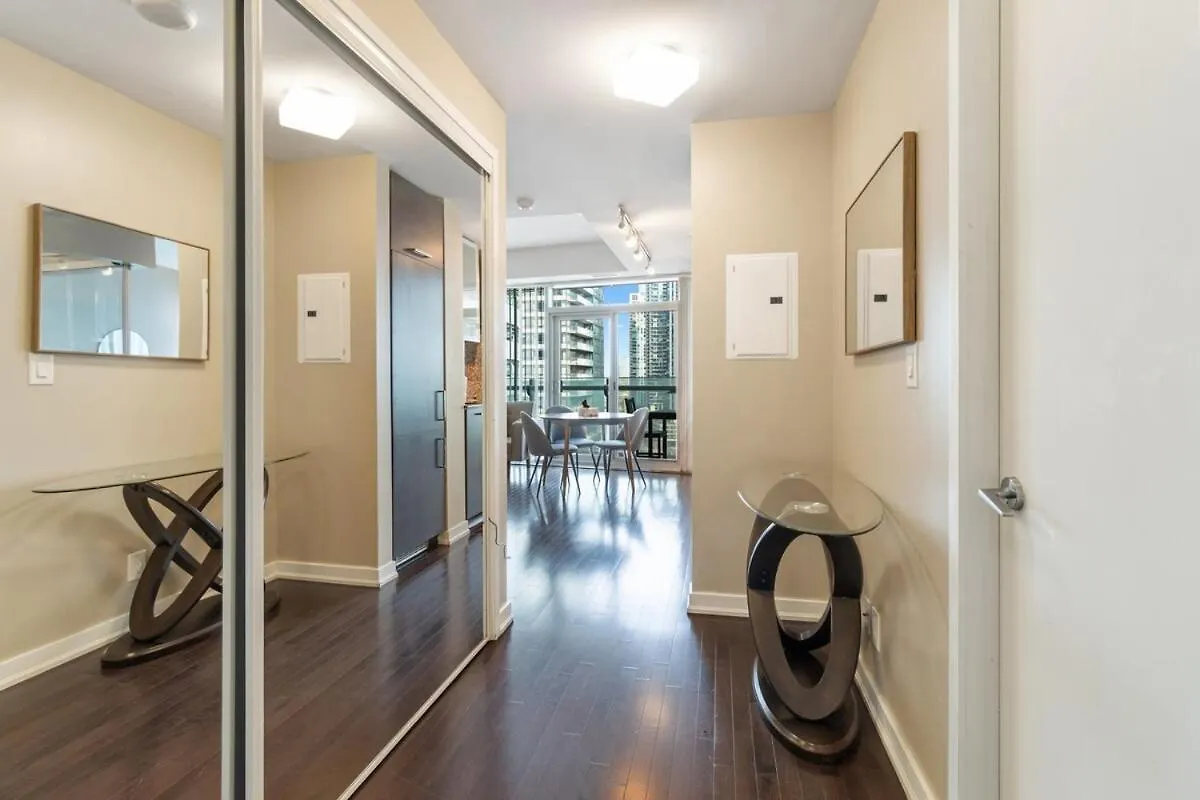 Rustic Dt Condo 1 Bed & Sofabed Toronto 0*,