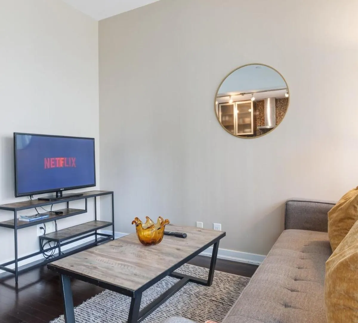 Rustic Dt Condo 1 Bed & Sofabed Toronto Canada