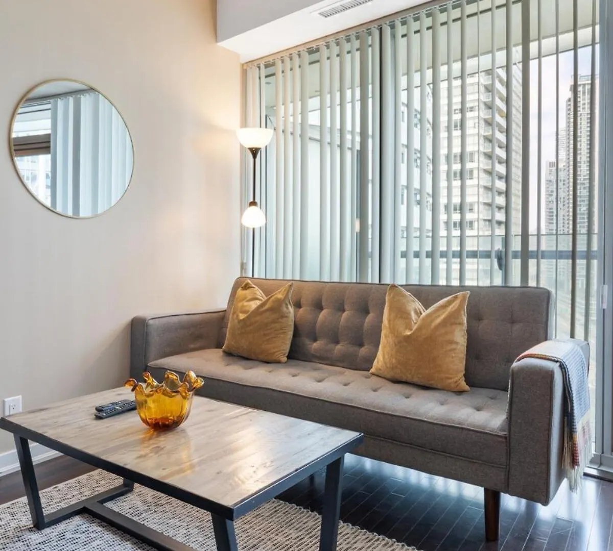 Rustic Dt Condo 1 Bed & Sofabed Toronto 0*,  Canada
