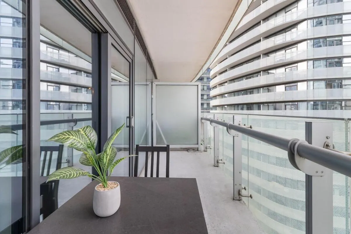 Rustic Dt Condo 1 Bed & Sofabed Toronto 0*,